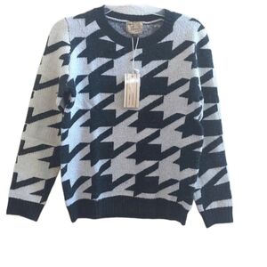 Ashley by 26th International Women's Neck Sweater